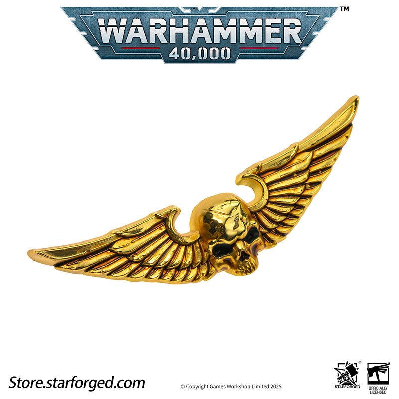 Starforged Warhammer 40K Monthly Free Gift Wings of Astra Militarum Brooch Accessories Pin Badge
In the war-torn galaxy, the Aquila and the Imperial Skull are symbols every citizen of the Imperium knows well.
It is said that the twin heads of the Aquila represent Terra and Mars, while one eye gazes into the future and the other looks upon the past. The Imperium wages an eternal war for survival across the stars, and for humanity, the Aquila stands as the last beacon of hope in the darkness.